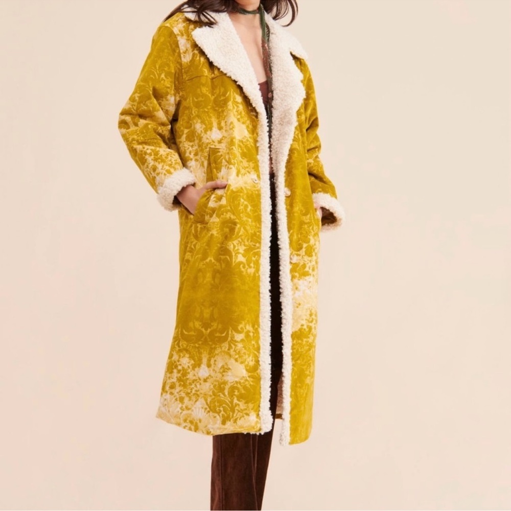 NWT Urban Outfitters Asher Faux Shearling Overcoat Sz P/S oversized yellow white